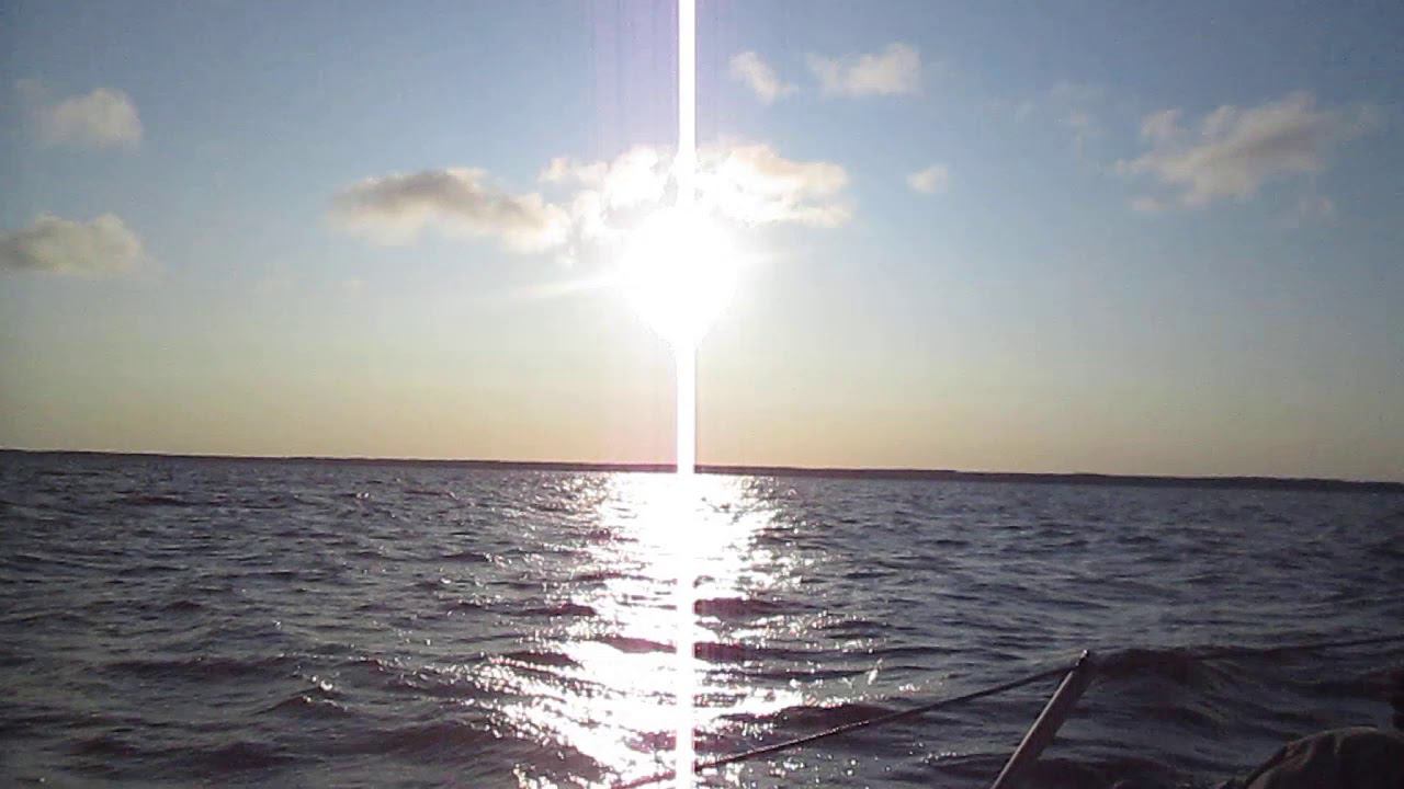 Лавировка на Горьковском водохранилище утром (видео Сергея Шмелёва)) смотреть онлайн