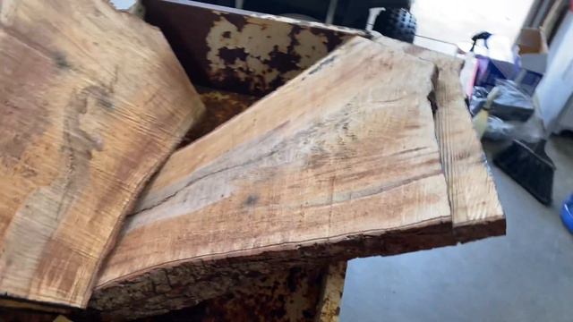 Growing Trees & Brake Job on the Chevy Van Express 3500 смотреть онлайн