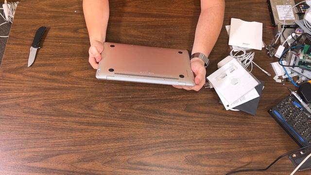 Unboxing My Complete In Box Late 2008 MacBook Air! смотреть онлайн