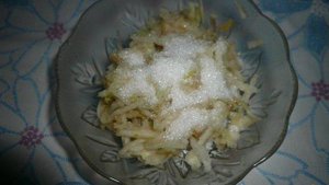 Мини-пирожки из рисовой бумаги с яблочной начинкой