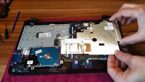 HP C125 Öffnen Um eine SSD einzubauen oder Speicher.