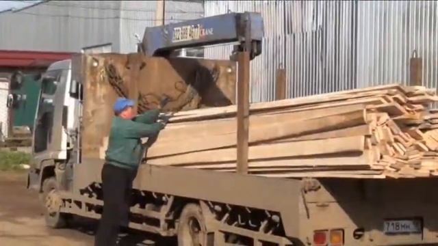 Доска обрезная деревянная
