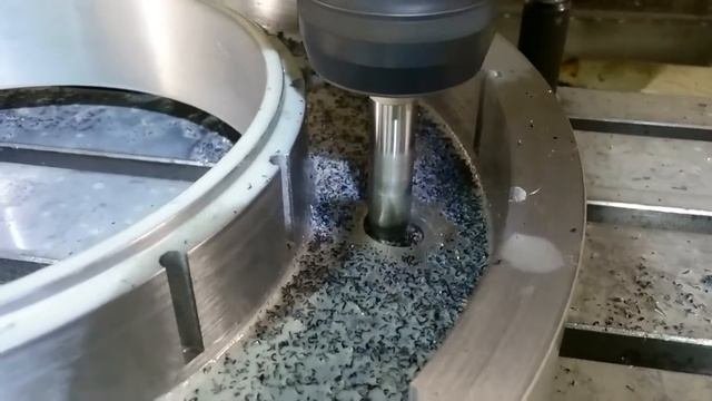 Спиральное расфрезеровывание отверстия