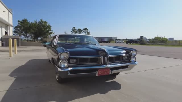1965 Pontiac Grand Prix смотреть онлайн