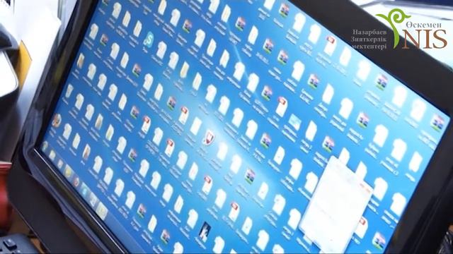 Поздравление на 8 марта смотреть онлайн