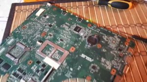 Ноутбук ASUS: USB разъем питания вместо обычного!