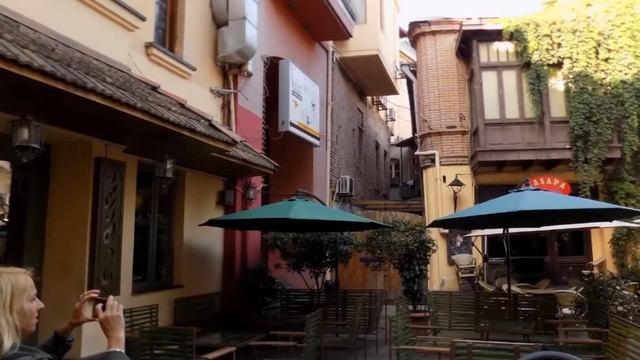 Грузия. 2015.09.28 Тбилиси экскурсия по старому городу смотреть онлайн