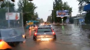 Видео потоп на дорогах города