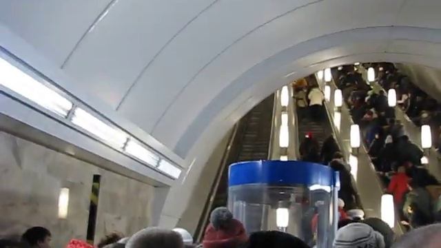 Сломался эскалатор на Адмиралтейской, ч2 смотреть онлайн