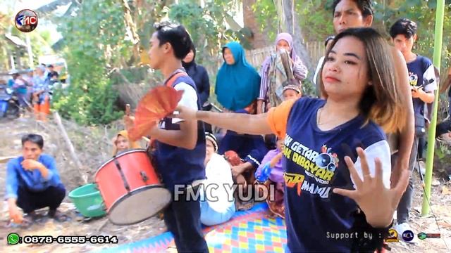 Bikin warga terpikat dengan aksi 2 dans ni...saweran pun ikut berdendang bareng famor mania смотреть онлайн