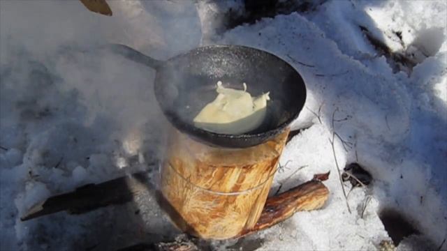 Печем блины на пеньке