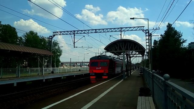 Ко дню железнодорожника: различные поезда на Фарфоровской смотреть онлайн