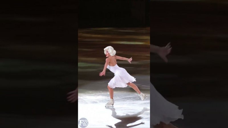 Пу-пу-пиду-пу! Алина ЗАГИТОВА превратилась в Мэрилин МОНРО на турнире шоу-программ "Русский вызов"