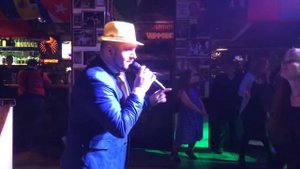 Стиляги Party в DuckStar's на Преображенской площади. Начало. Поющий ведущий Павел Добровин