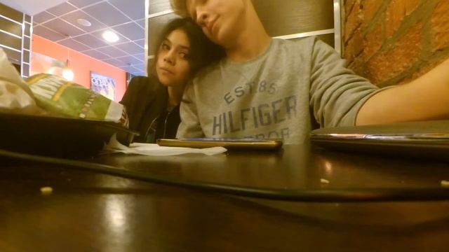 БУРГЕР ЧЕЛЕДЖ | СЪЕСТЬ 32 ЧИКЕНБУРГЕРА смотреть онлайн