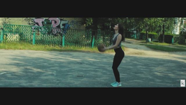 Юля зовёт поиграть в стритбол. Жодино Online. смотреть онлайн