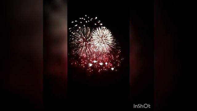 Праздничный салют в честь Дня Победы смотреть онлайн