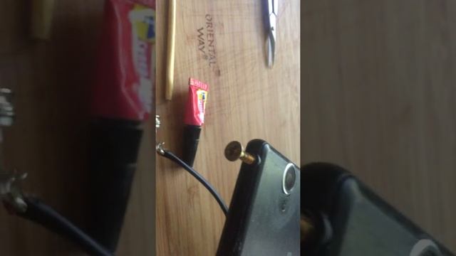 Как вытащить штекер из гнезда. Сломался штекер  в разъеме.
