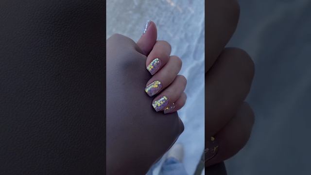 Новогодний маникюр. Маникюр с блестками. Пайетки на ногтях. #nailart #nails