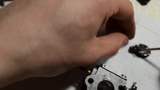 Как заглушить ускорительный насос карбюратора бензопилы смотреть онлайн