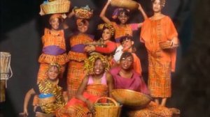 "Дни жатвы прошли безвозвратно" поет: Л. Проненко