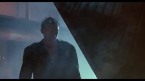 Ван Дамм против громилы Сэндменна  - сцена из фильма Ордер на смерть