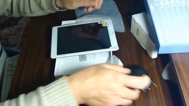 Вот она долгожданная посылка:планшет Chuwi V88 Mini16GB Quad core RAM 2GB-похож на iPad Mini смотреть онлайн