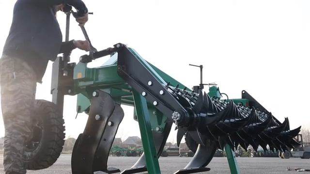 Чизельный плуг ПЧ - 2,3H | с одинарным шпоровым катком (ШКШп)| Передние Опорные Шасси (ПОШ) смотреть онлайн