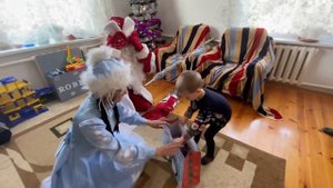 ДЕД МОРОЗ И СНЕГУРОЧКА ПРИШЛИ ПОЗДРАВИТЬ С НАСТУПАЮЩИМ НОВЫМ ГОДОМ!!!