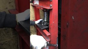 Как снять блок подшипников КПП Skoda