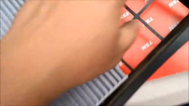 Замена воздушных фильтров/воздушный фильтр двигателя и салонный фильтр/Киа Каренс 3/Новая Жизнь смотреть онлайн