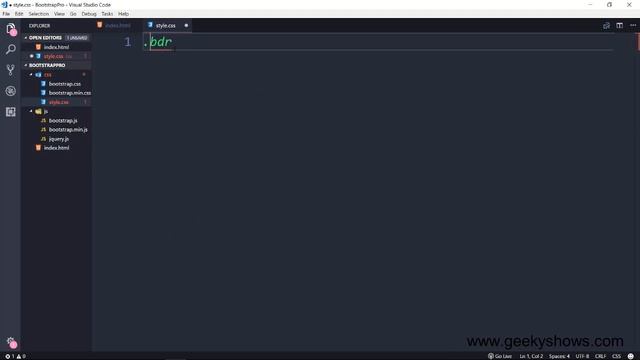 Container and Container fluid Layout in Bootstrap (Hindi) смотреть онлайн