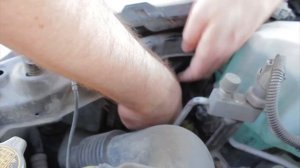 меняем лампы ближний дальний на приусе