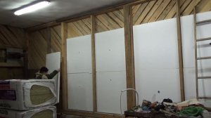 Строим каркасный гараж своими руками, утепляем стены.