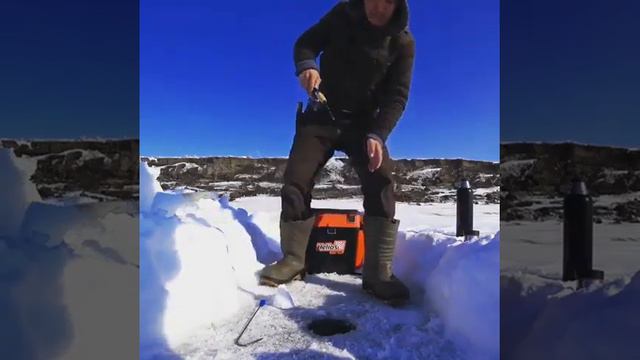 Трофейняя Щука!!! Рыбалка зимой. Рыбалка на льду. Щука монстр!!! смотреть онлайн