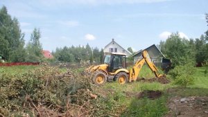 Видео примера наших работ  Расчистка участка, раскорчевка, выравнивание трактором www парковкадрена