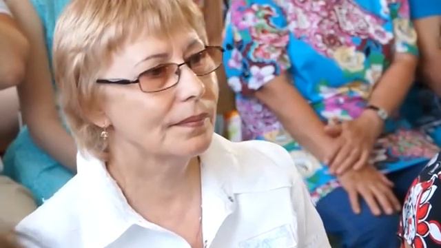 "Выпускники тоже плачут" или как выпускники 1 школы прощались с родными стенами смотреть онлайн