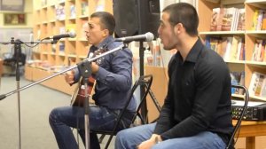 Бутылка кефира пол батона