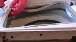 Стиральная машина Indesit Witl 106. Замена манжеты люка.
