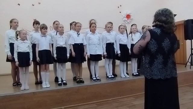Общешкольный младший хор "Звуки радуги" муз. А.Кокорина, сл. А.Жукова "Переменка" смотреть онлайн