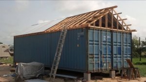 027. «ДОМ И HOSTEL» Дом из двух морских контейнеров, своими руками. 06.27 мин.