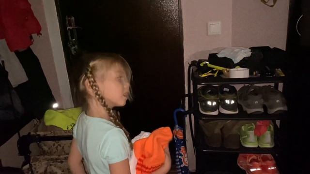 Что делать если ребёнок пытается уйти из дома. Мудрая мама смотреть онлайн