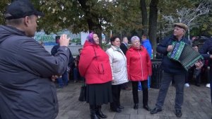 Частушки в парке Культуры Орла (гармонист Валерий Провалёнов)