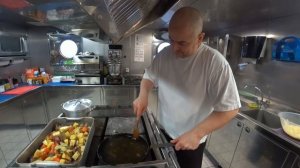 Томлёные говяжие хвосты с овощами