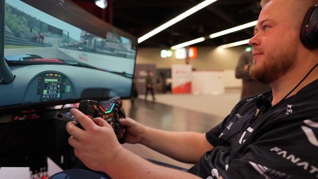 How GOOD Was SimRacing EXPO 2022 смотреть онлайн
