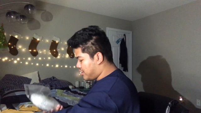 vlogmas day 16🎄: Buying the PERFECT gifts from Amazon? // Trying Filipino food + desserts смотреть онлайн