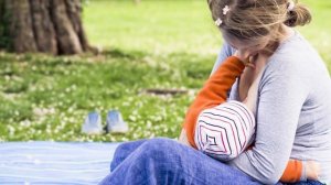 How To Breastfeed In Public? Easy Tips Breastfeeding Moms Should Know