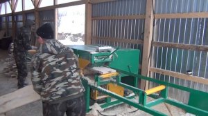 Многопильный станок СМД 2 установленно 8 пил пилим заготовки для черенков