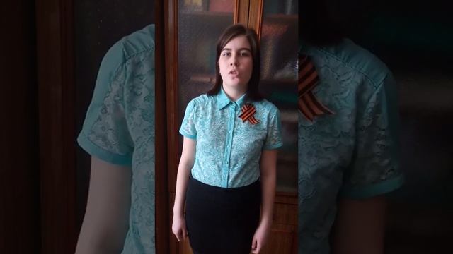 Стихотворение "Чулочки" Мусы Джалиля читает Дарья Базлова смотреть онлайн