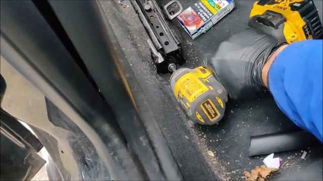 How to Remove Volvo v50/S40 front seat смотреть онлайн